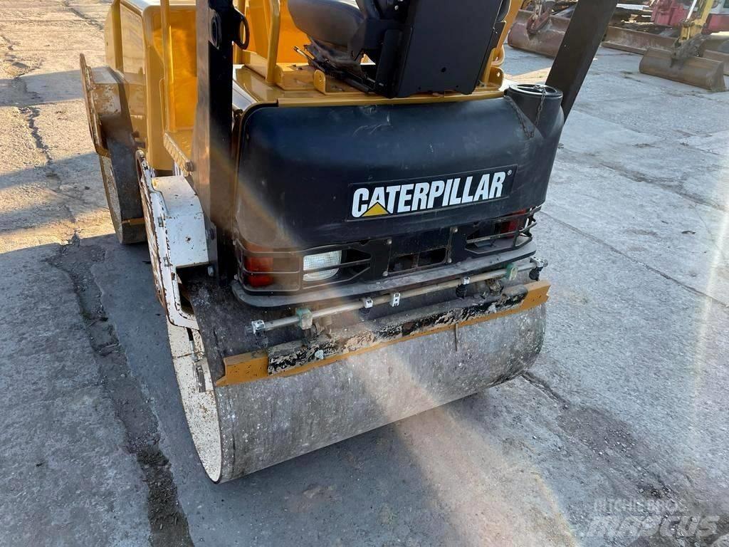 CAT CB 224 E Çift tamburlu silindirler