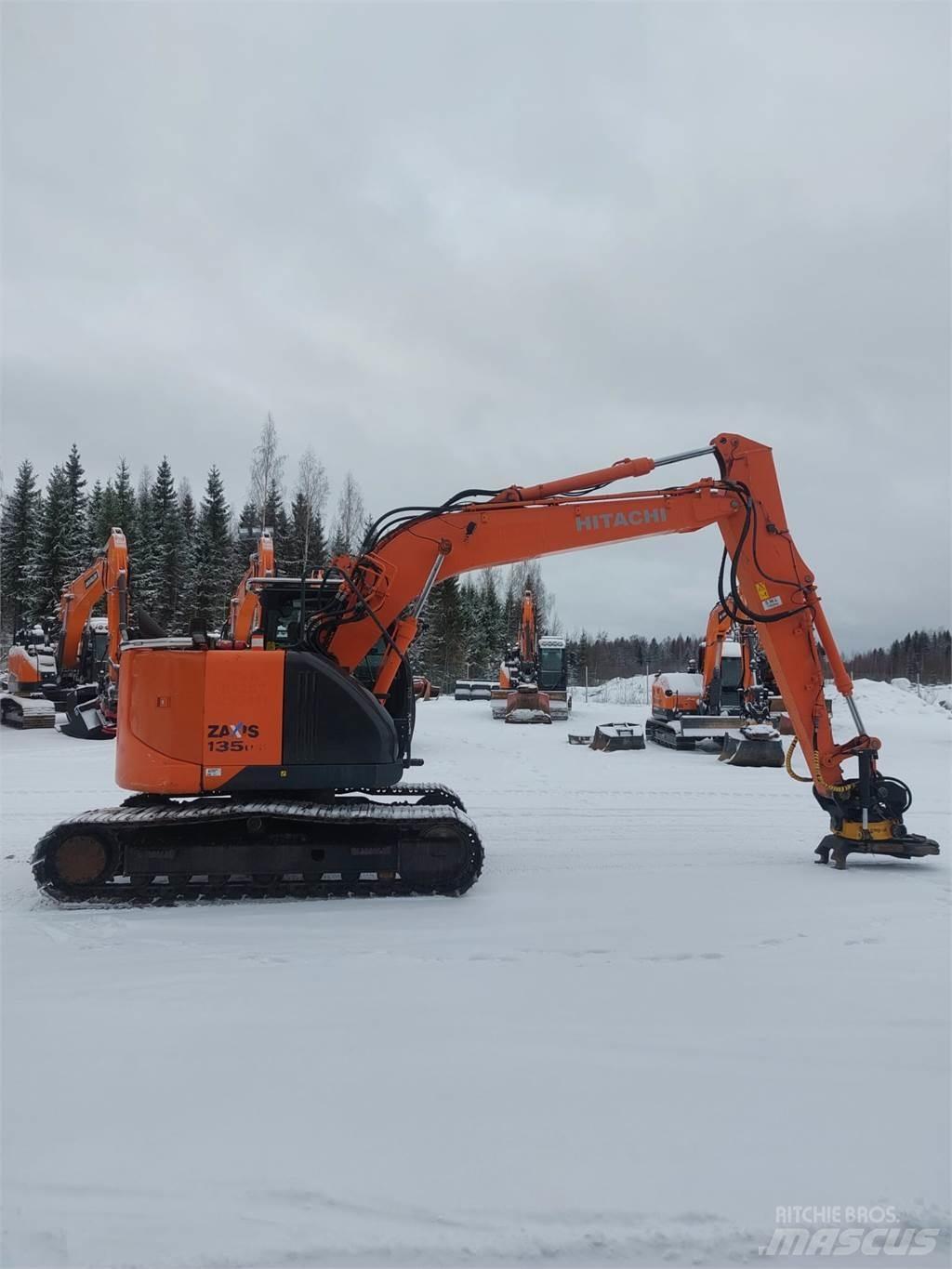Hitachi ZX135US-5B Paletli ekskavatörler