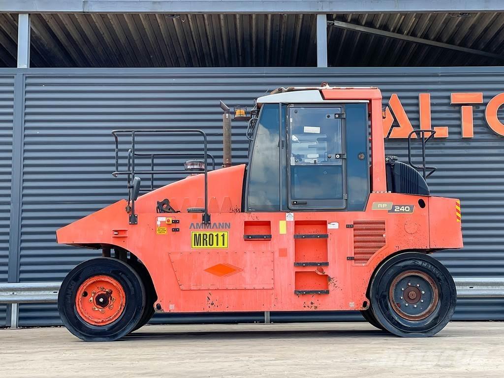 Ammann AP 240 Pnömatik lastikli silindirler