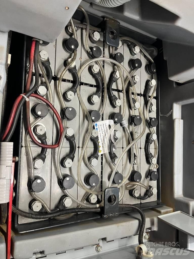 Nilfisk BR 800 S Kurutmalı temizleme makineleri