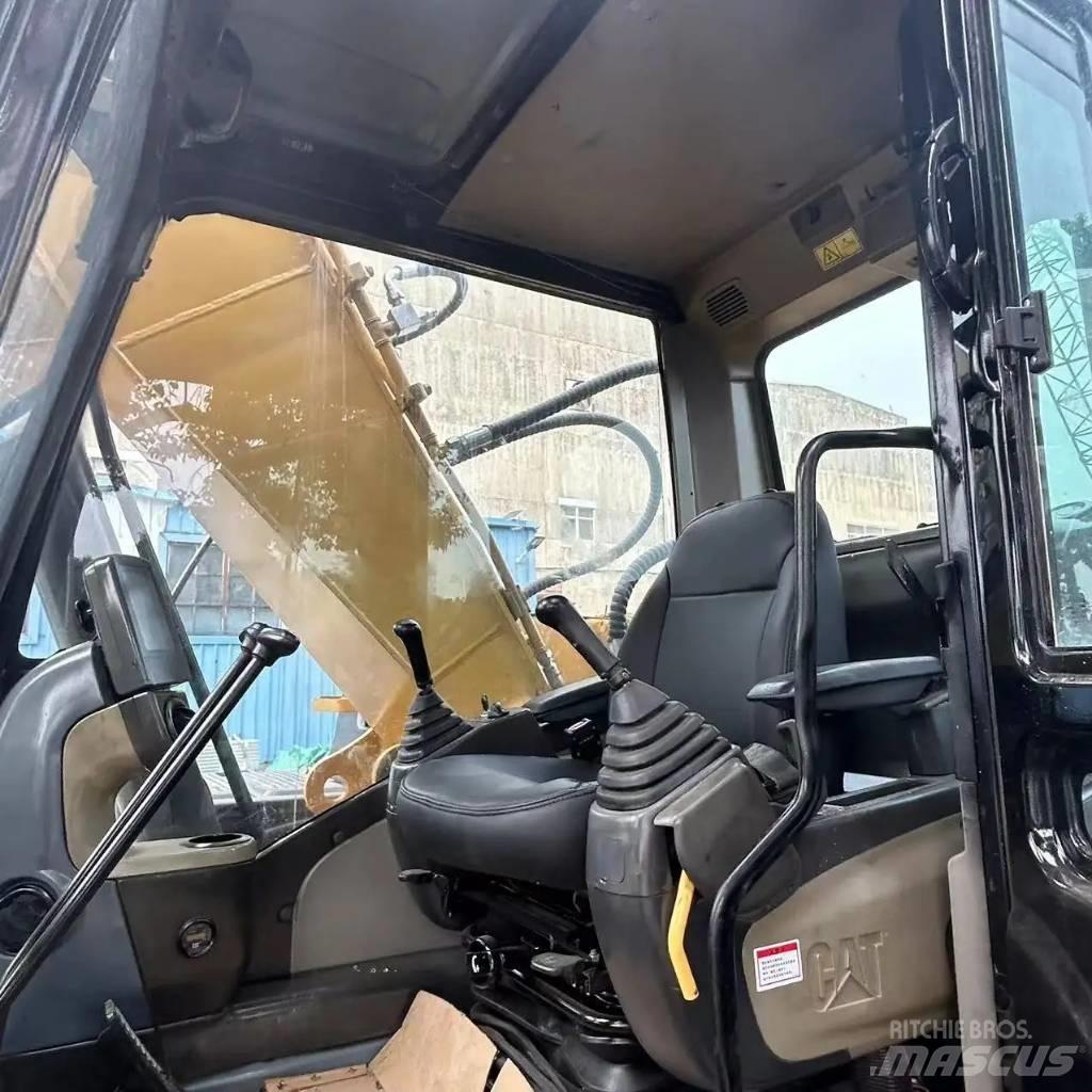 CAT 320 D2 Paletli ekskavatörler