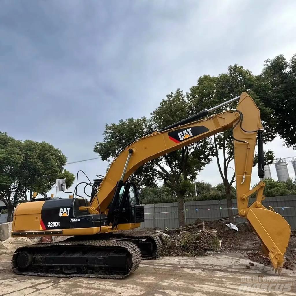 CAT 320 D2 Paletli ekskavatörler