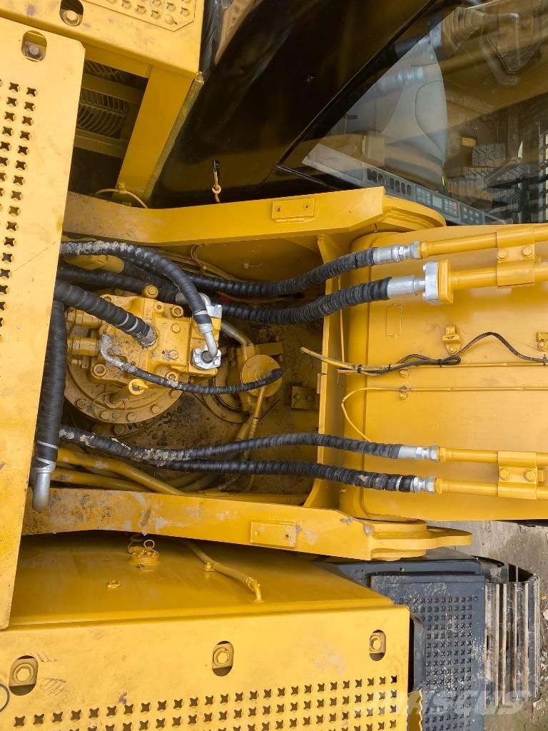 CAT 330 D Paletli ekskavatörler