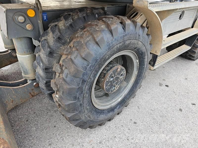 Liebherr A916 Lastik tekerli ekskavatörler