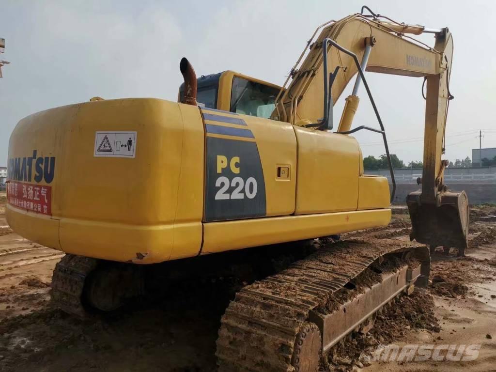 Komatsu PC 220-8 Paletli ekskavatörler