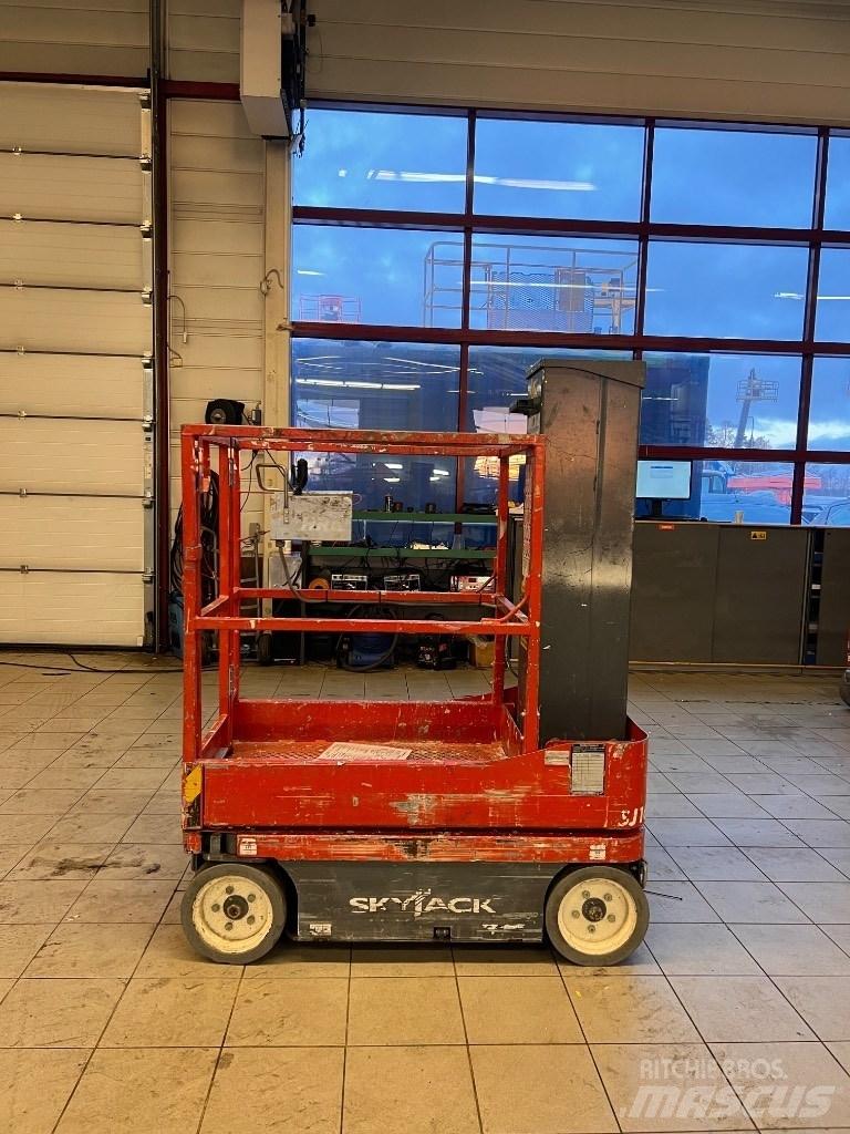 SkyJack SJ 16 Personel Platformları ve Cephe Asansörleri