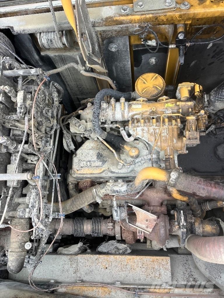 CAT 324 E Paletli ekskavatörler