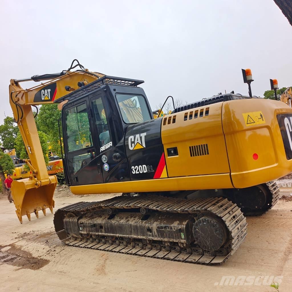 CAT 320 D2L Paletli ekskavatörler