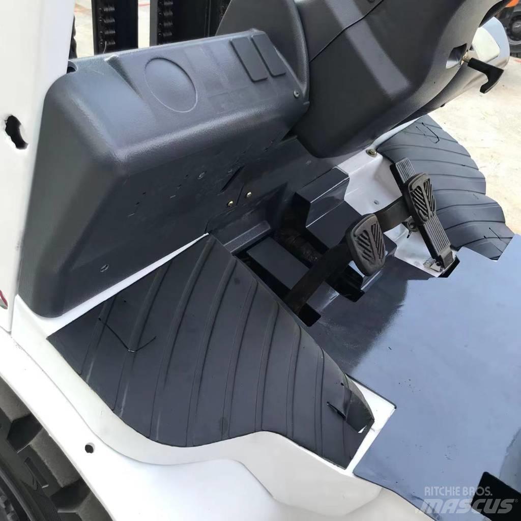 TCM 25 Dizel forkliftler