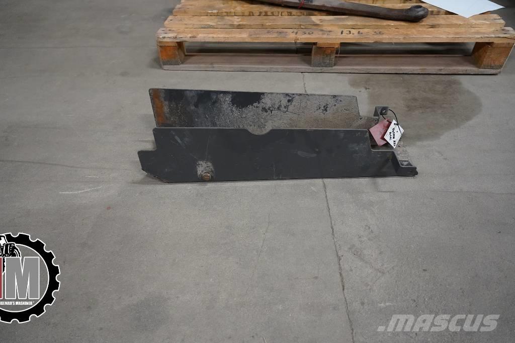 Valtra A 83 HT Skydd Saseler