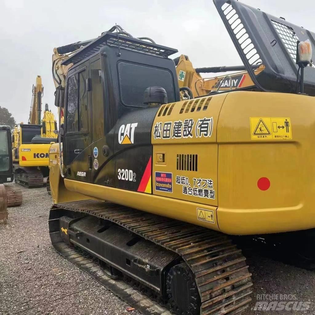 CAT 320 D2 Paletli ekskavatörler