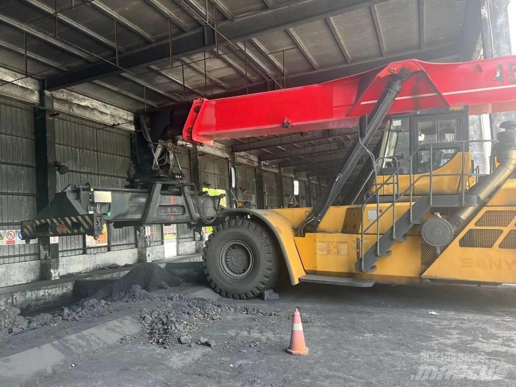 Sany SRSC 45 Konteyner istifleyiciler - reach stacker
