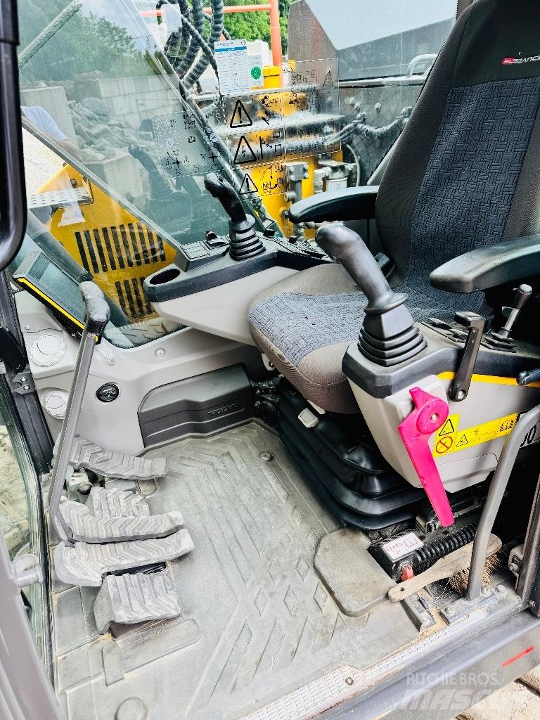 Volvo ECR 145 E Paletli ekskavatörler