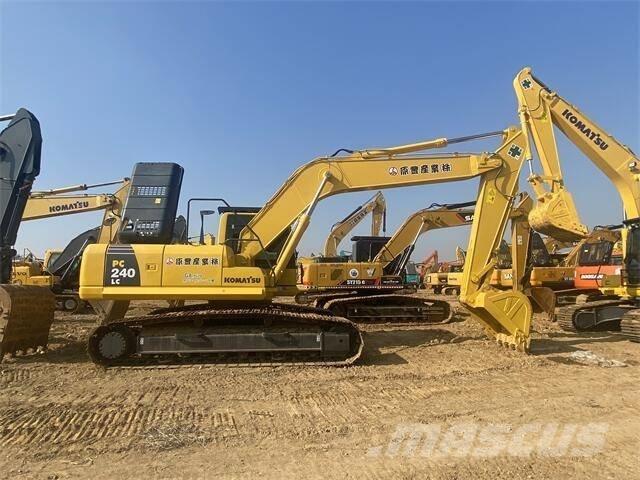 Komatsu PC 240-8 Paletli ekskavatörler