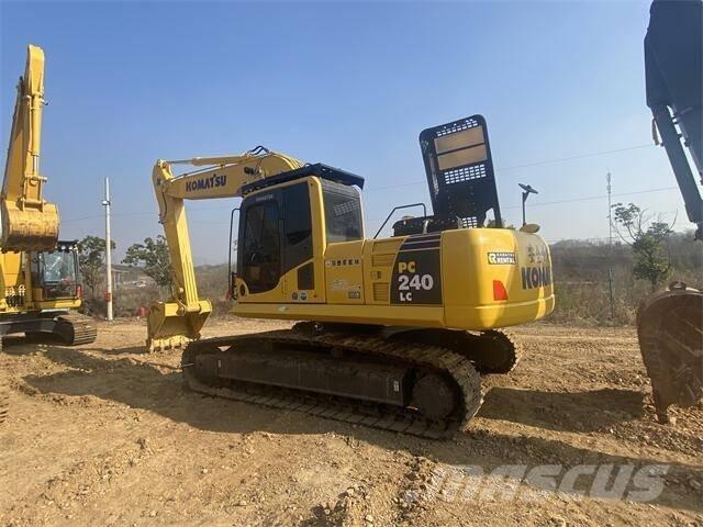 Komatsu PC 240-8 Paletli ekskavatörler