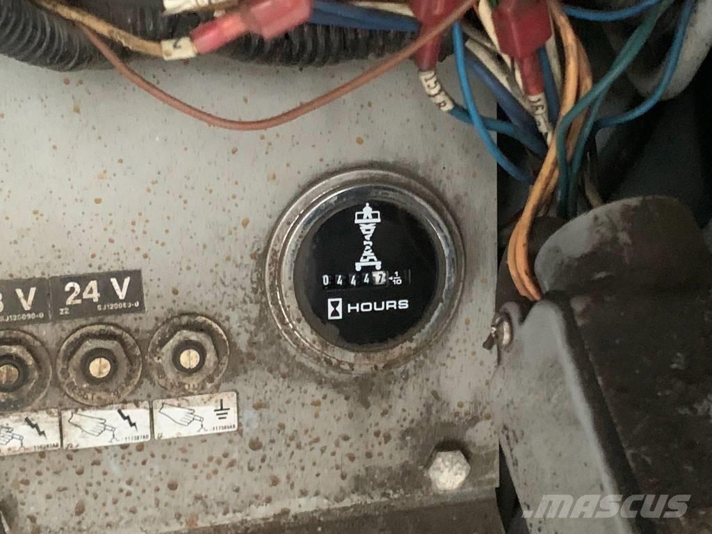 SkyJack SJ 8841 Makasli platformlar