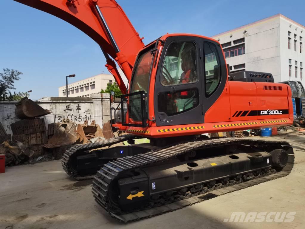 Doosan DX 300 Paletli ekskavatörler