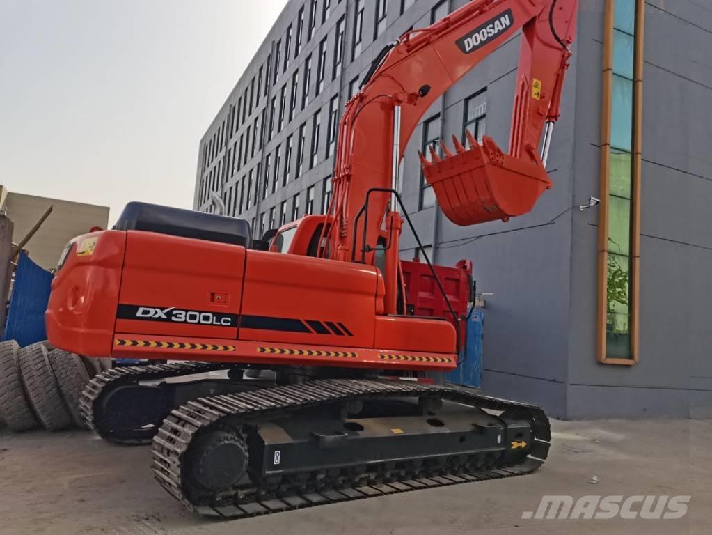 Doosan DX 300 Paletli ekskavatörler