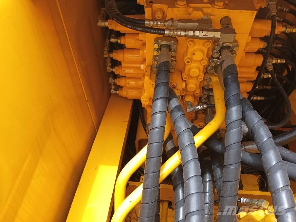 Komatsu PC 220-8 Paletli ekskavatörler