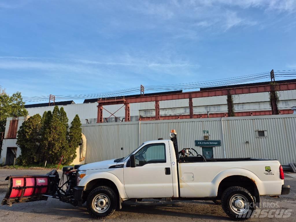 Ford F 250 Diger