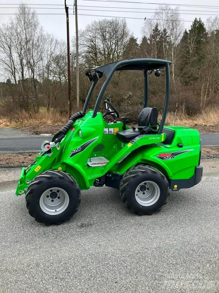 Avant 528 Skid steer loderler
