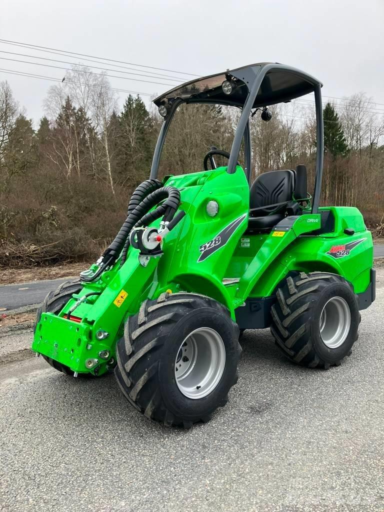 Avant 528 Skid steer loderler