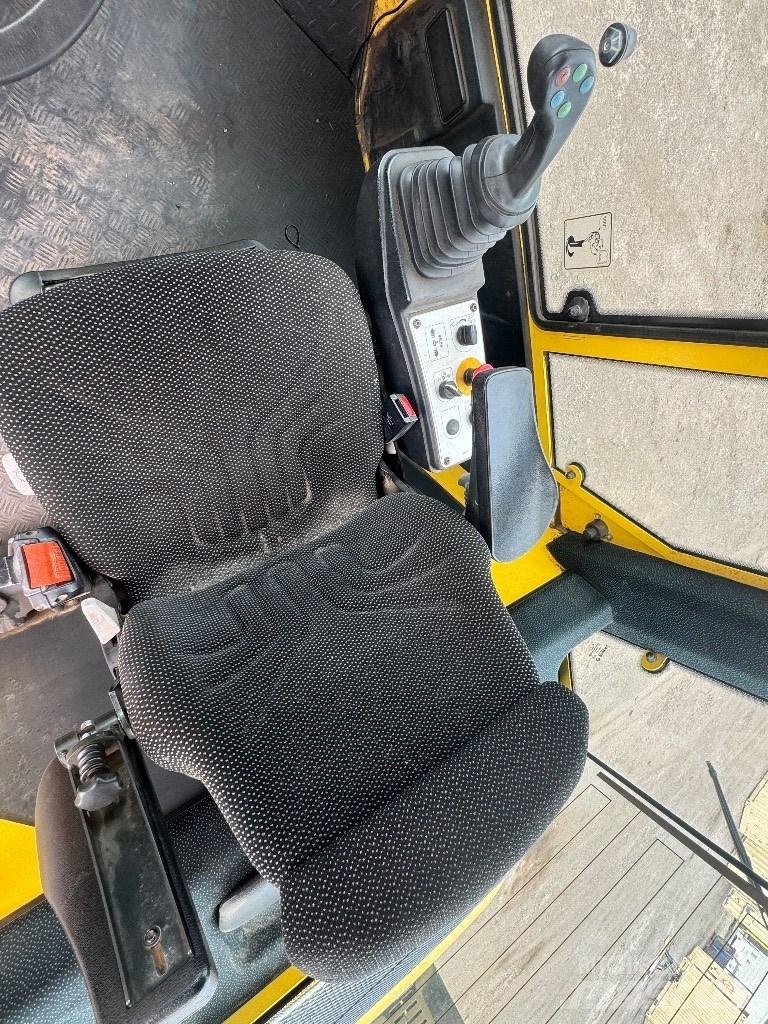Bomag BW 216 D H-4 Tek tamburlu silindirler