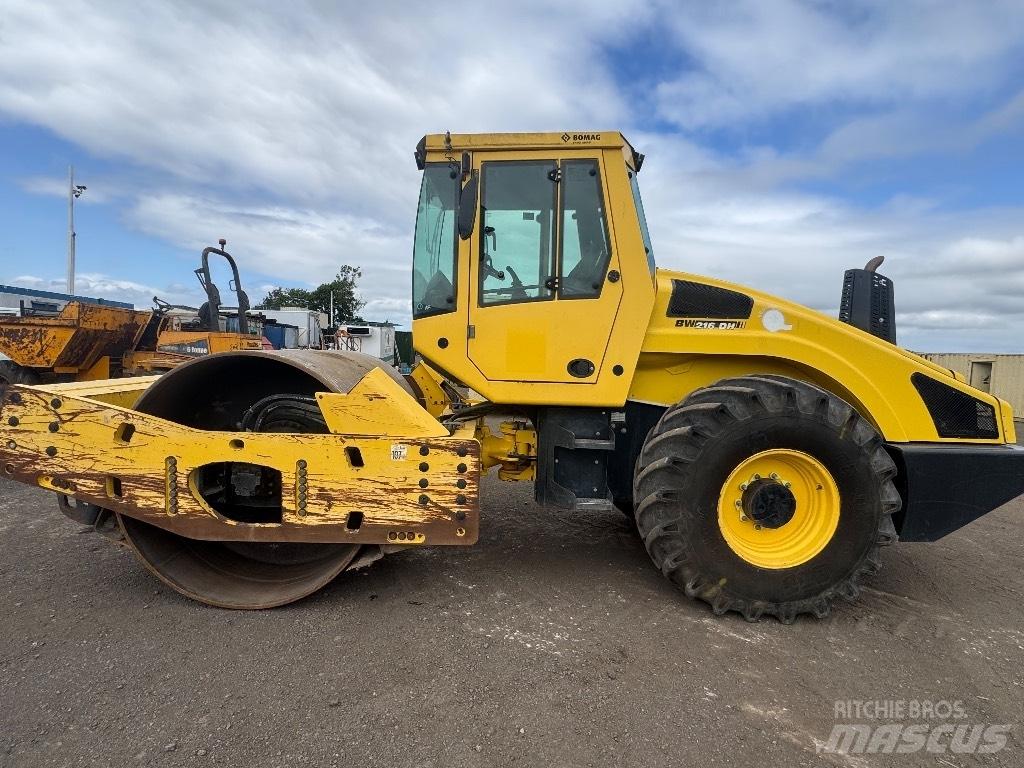 Bomag BW 216 D H-4 Tek tamburlu silindirler