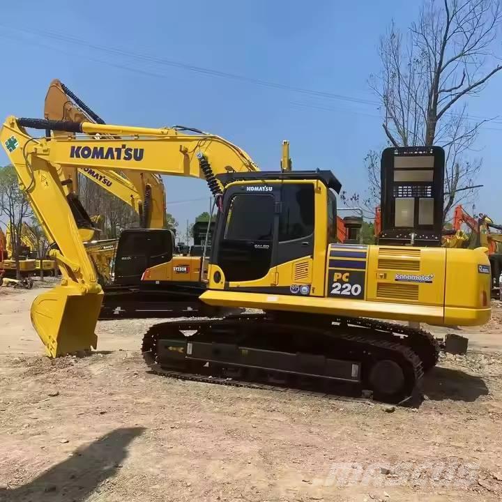 Komatsu PC220-8 Paletli ekskavatörler