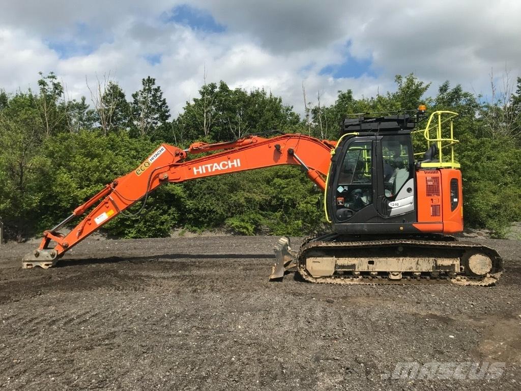Hitachi ZX 135 US-6 Paletli ekskavatörler