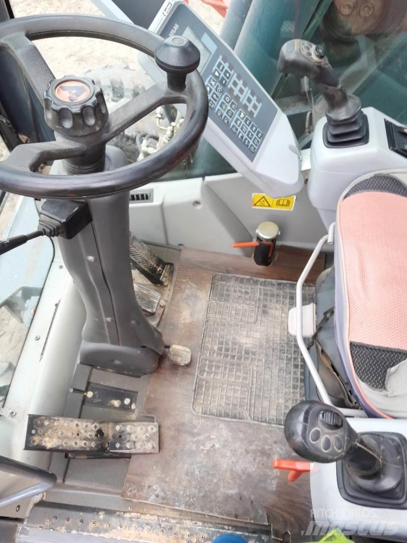 Atlas 160W Lastik tekerli ekskavatörler