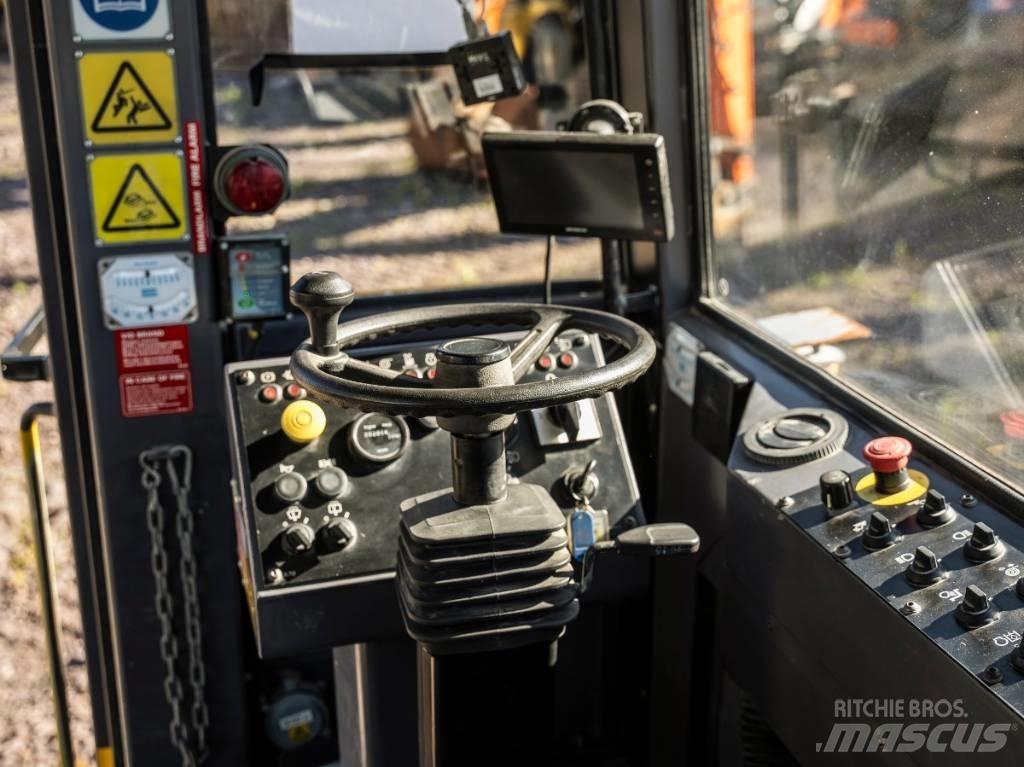 Atlas Copco XE3 C30 Tünel açma ve yer altı maden sondaj makineleri