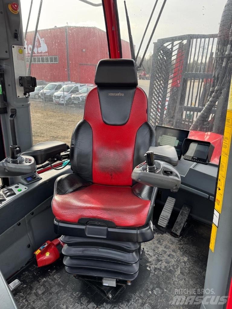 Komatsu 895 Tomruk yükleyici traktörler