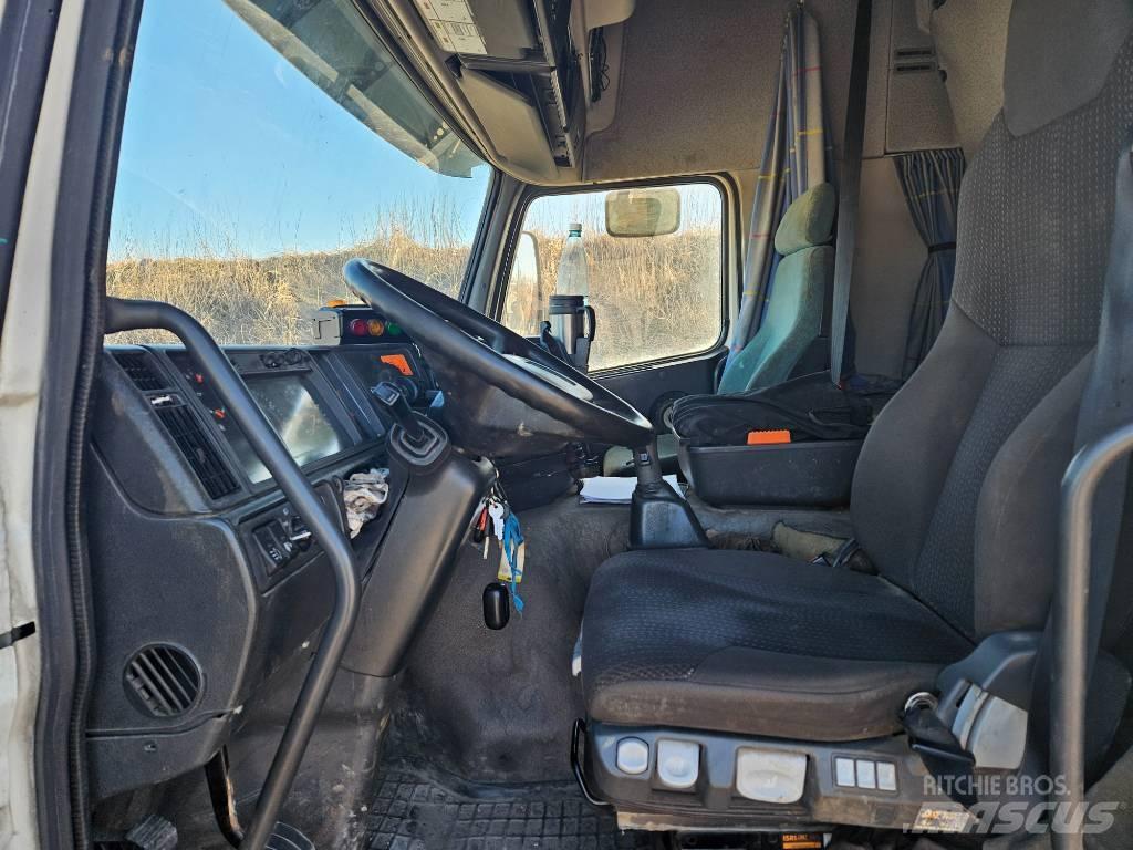 Volvo FM 12 Orman makinesi taşıma kamyonları