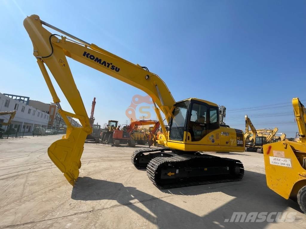 Komatsu PC 200-7 Paletli ekskavatörler