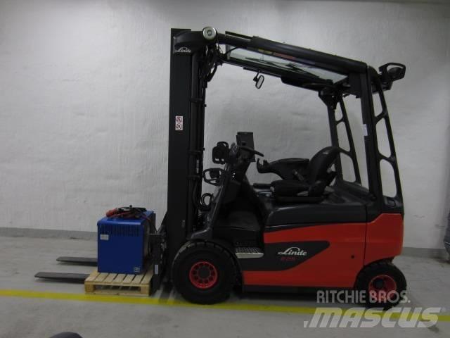 Linde E25R Elektrikli forkliftler