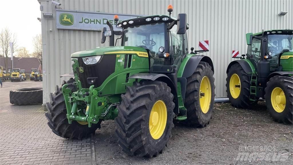 John Deere 6R215 Traktörler
