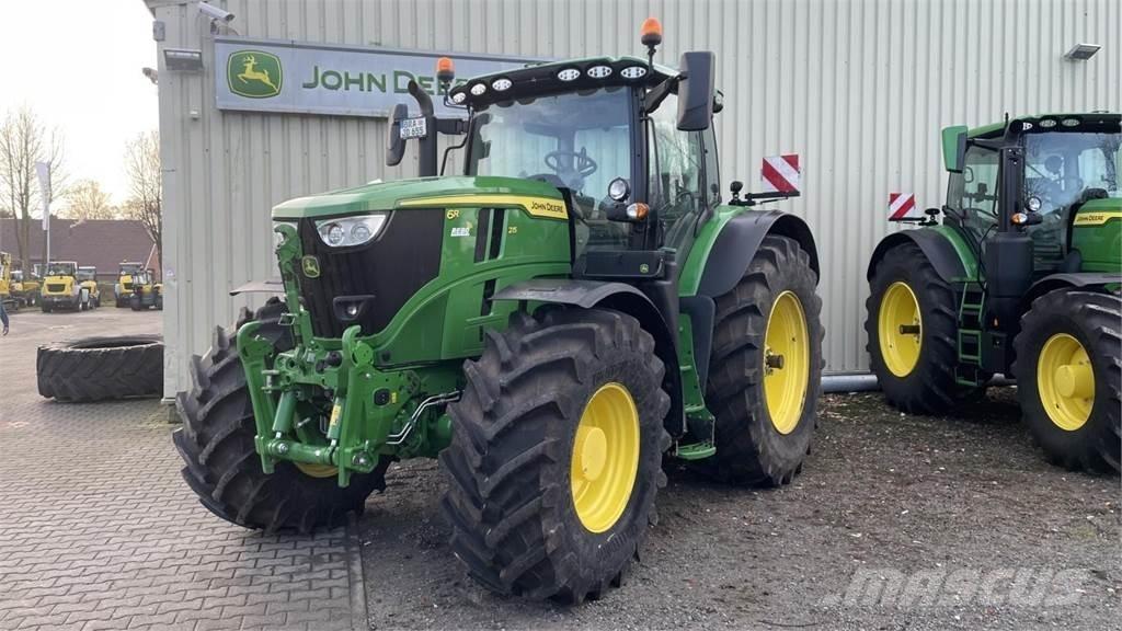 John Deere 6R215 Traktörler