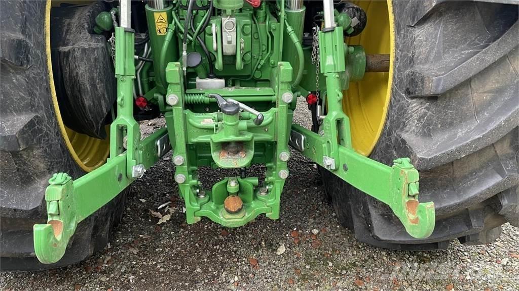 John Deere 6R215 Traktörler