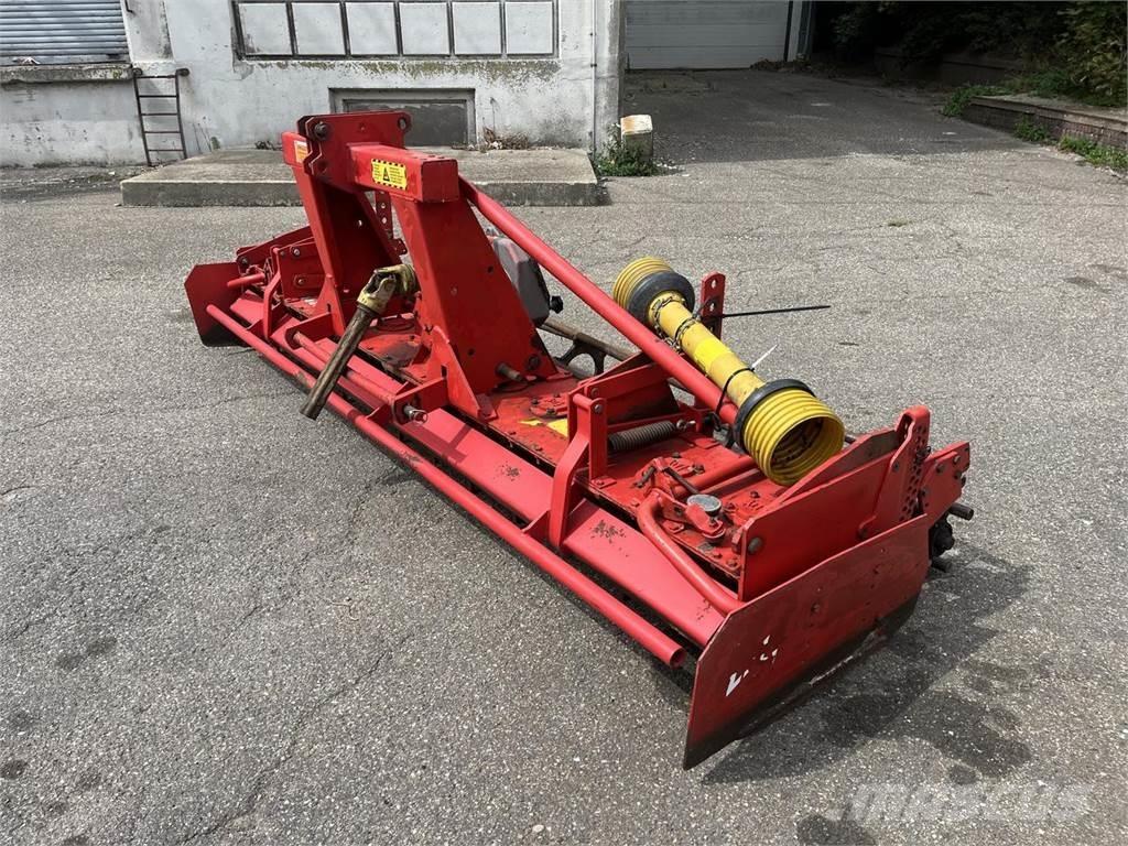 Lely 300-22 Üniversal ekim makinasi