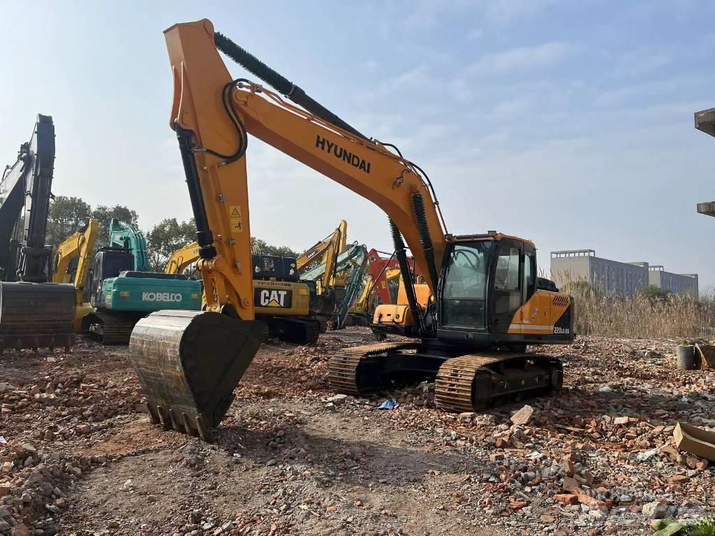 Hyundai R220 Paletli ekskavatörler