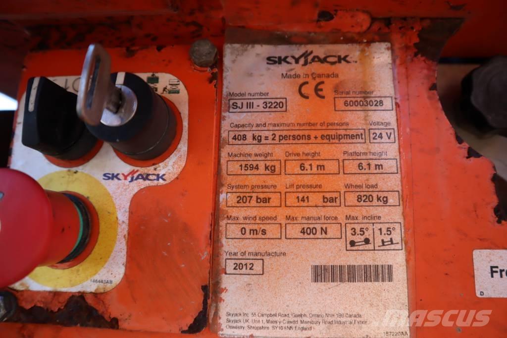 SkyJack SJ III 3220 Makasli platformlar