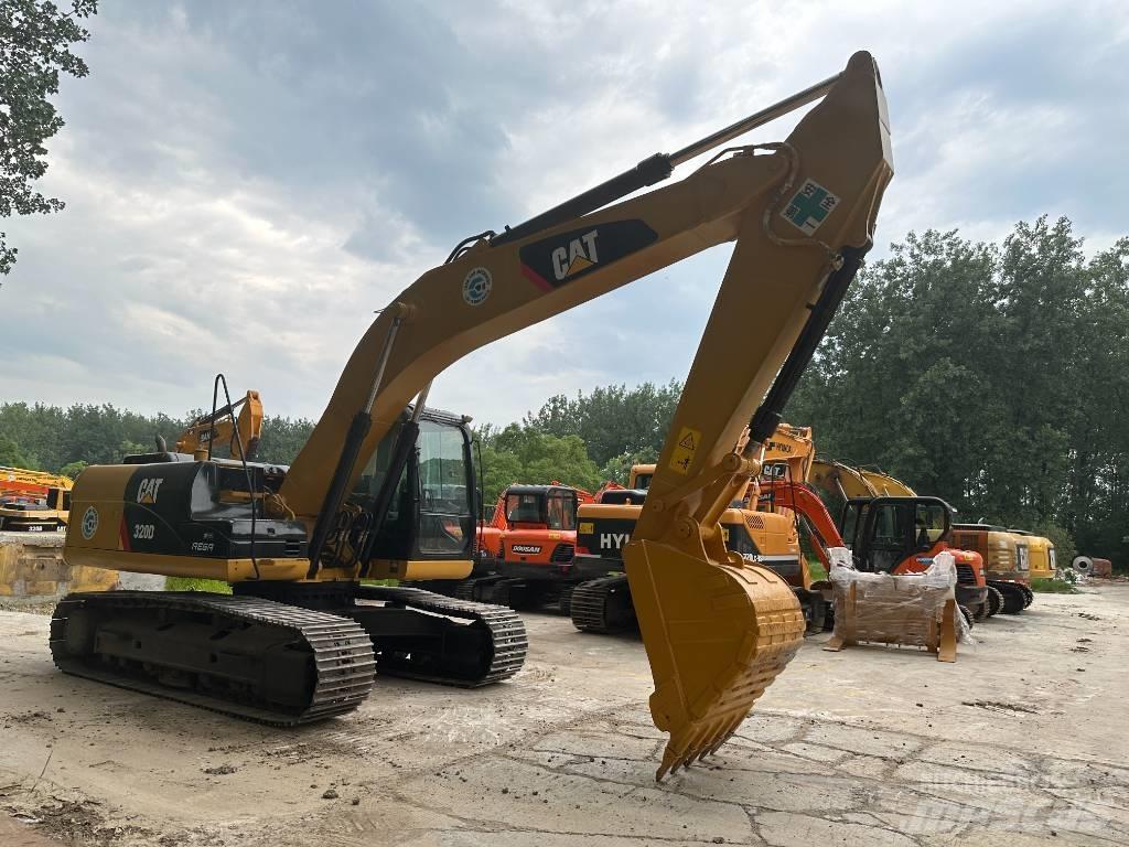 CAT 320D Paletli ekskavatörler