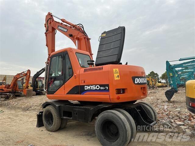 Doosan DH150W Lastik tekerli ekskavatörler