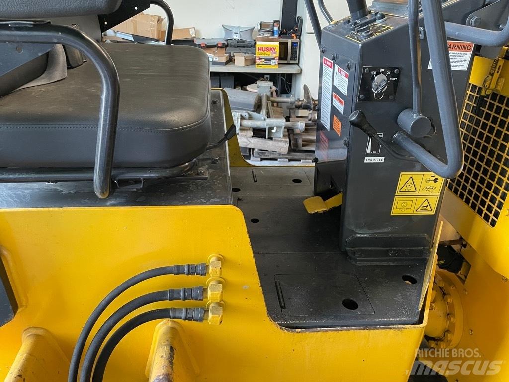 Sakai SW 320-1 Çift tamburlu silindirler