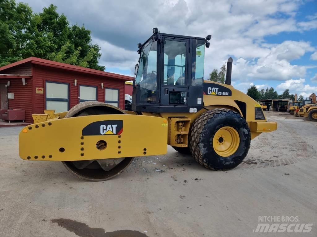 CAT CS 683 E Tek tamburlu silindirler