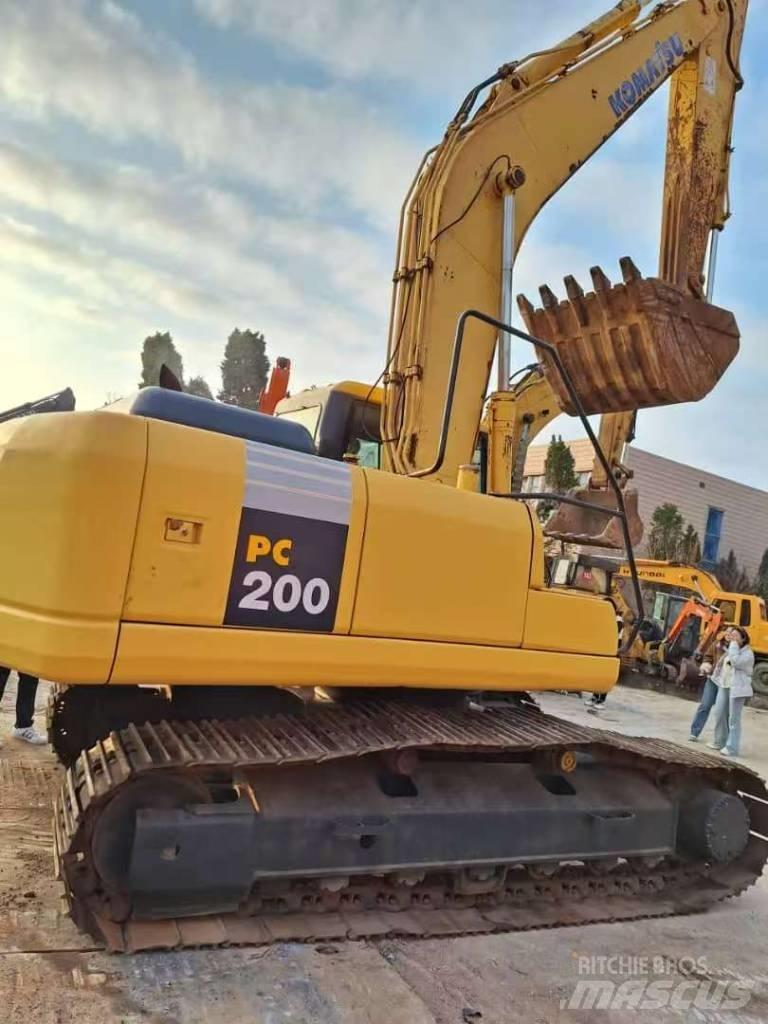 Komatsu PC 200-7 Paletli ekskavatörler