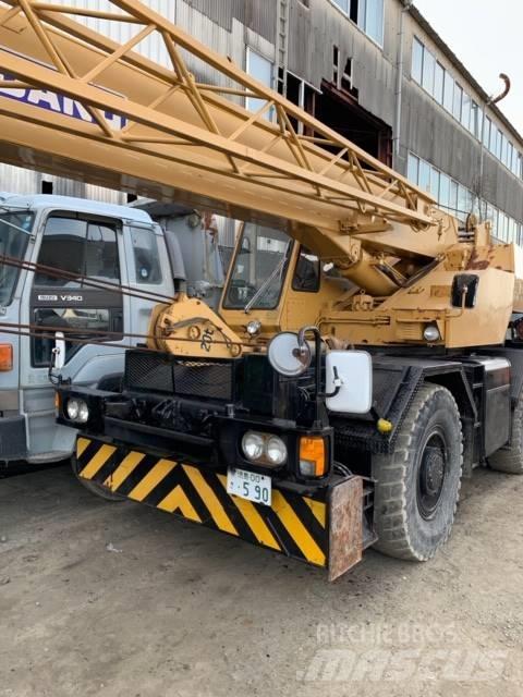 Tadano TR200M-2 Arazi Tipi Vinçler (RT)
