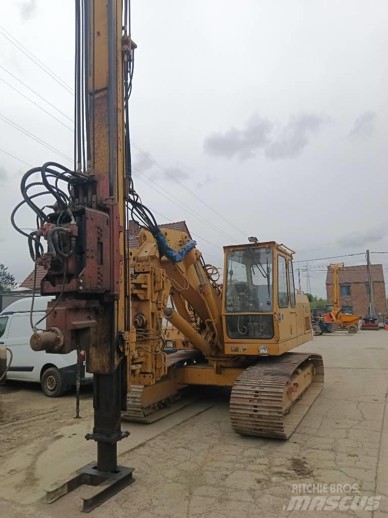 Liebherr R 922 L Paletli ekskavatörler