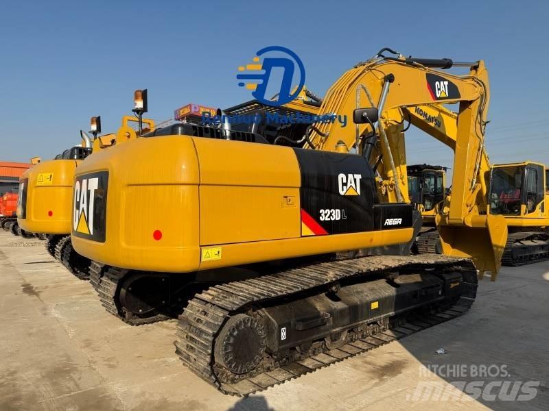CAT 323D/323/323DL Paletli ekskavatörler